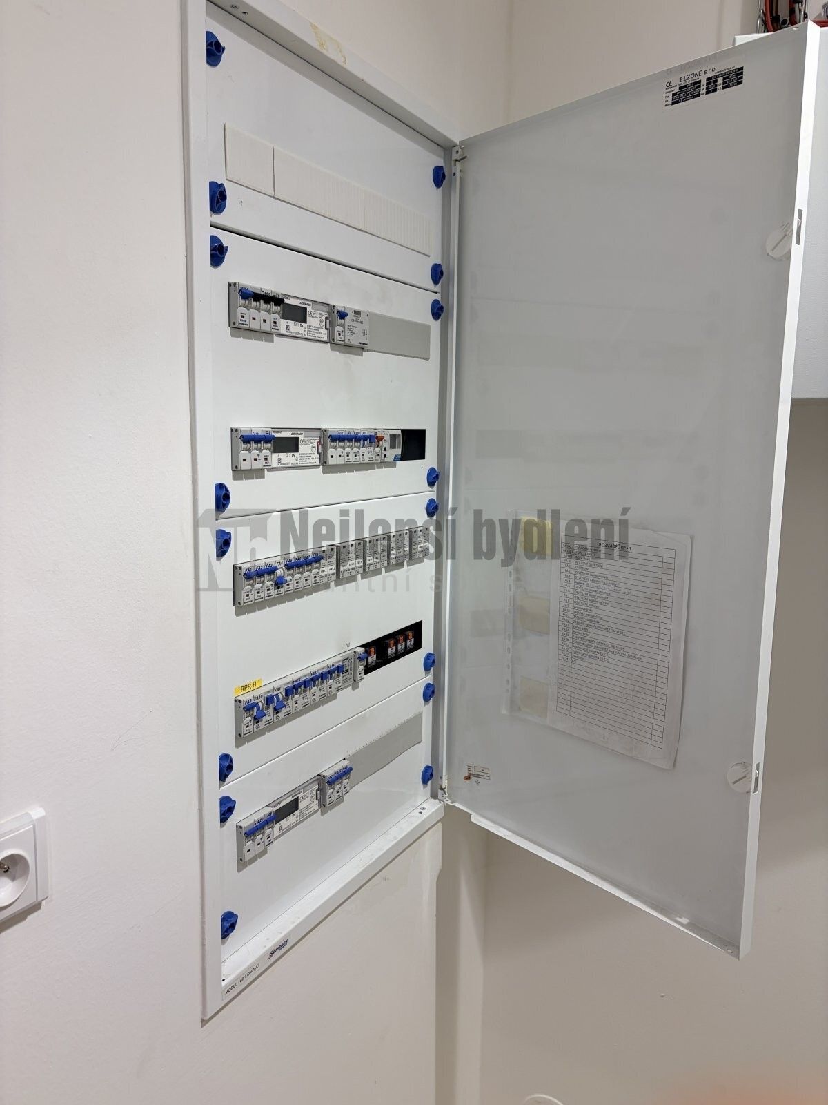 Prodej komerčního prostoru 124 m² - foto 8