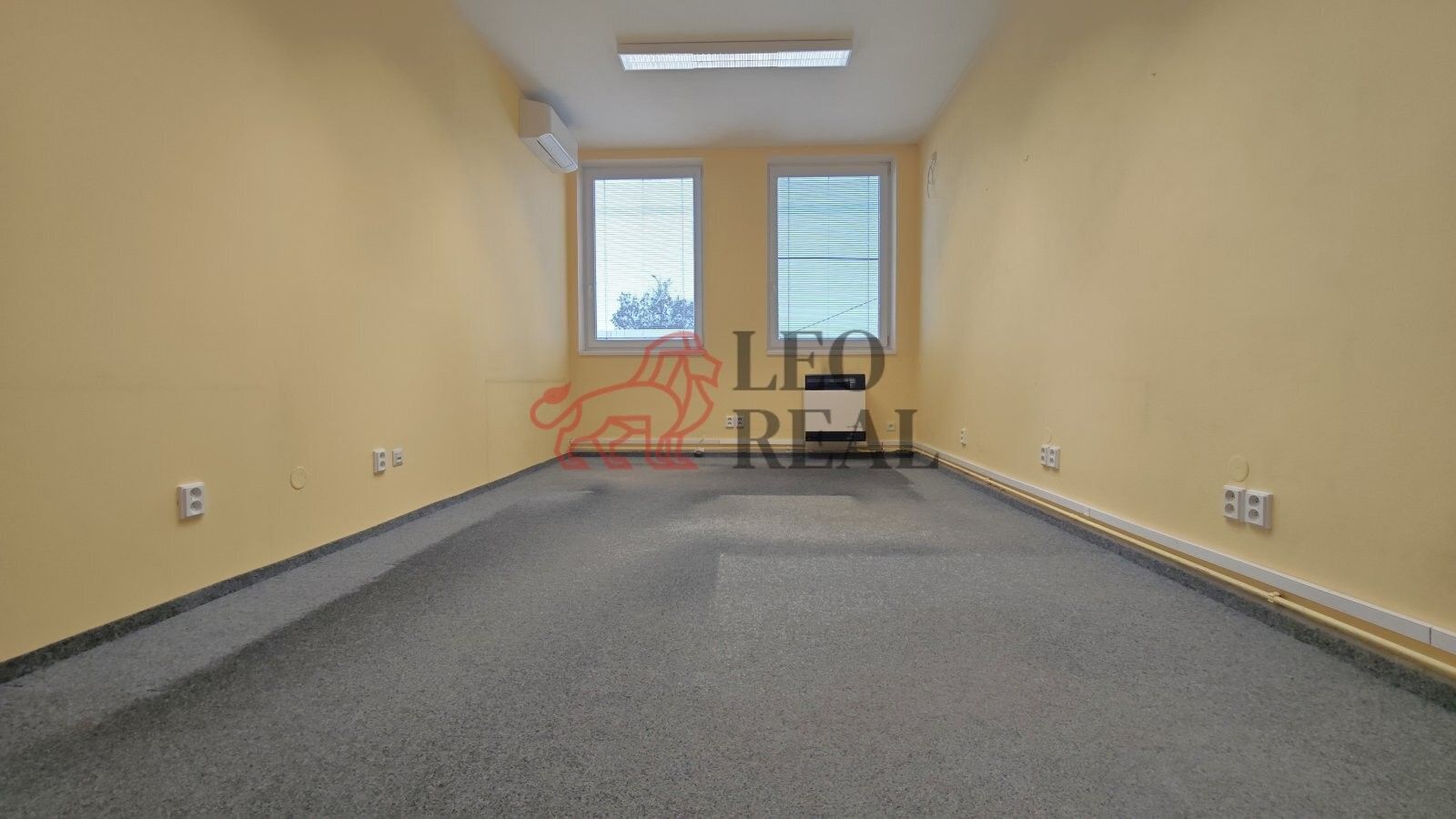 Pronájem komerčního prostoru 71 m² - foto 3