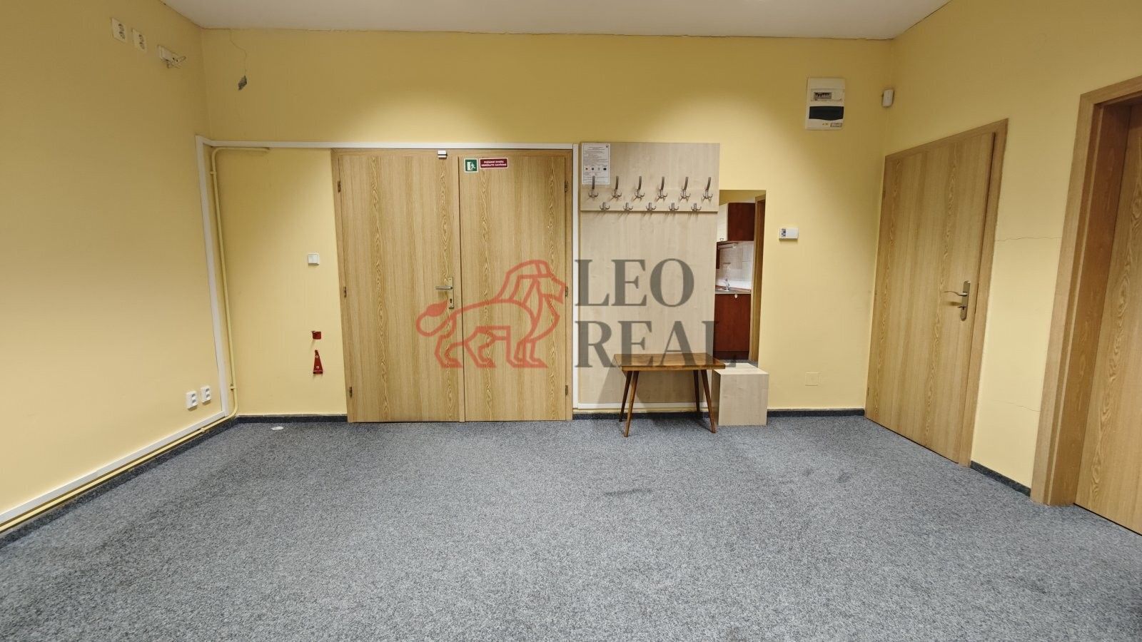 Pronájem komerčního prostoru 71 m² - foto 8