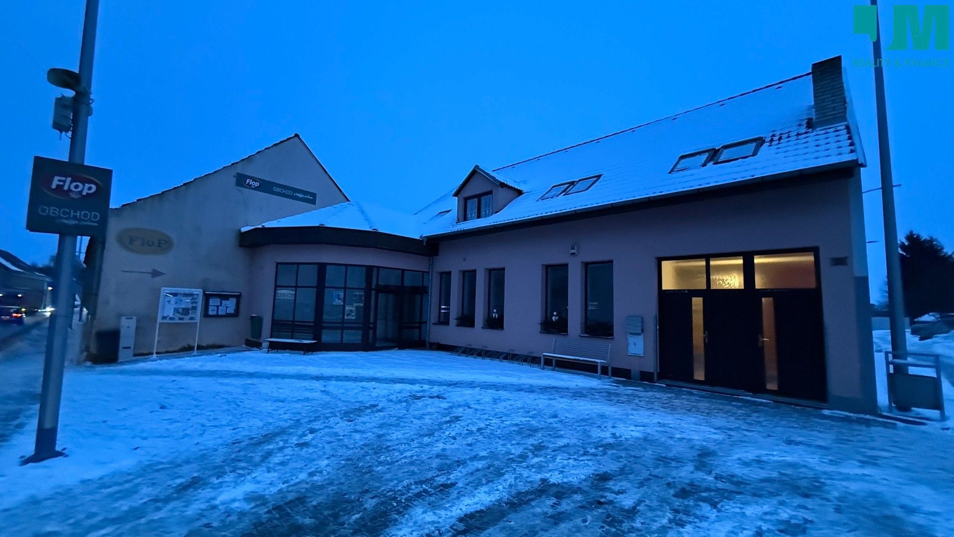 Pronájem komerčního prostoru 188 m² - foto 1