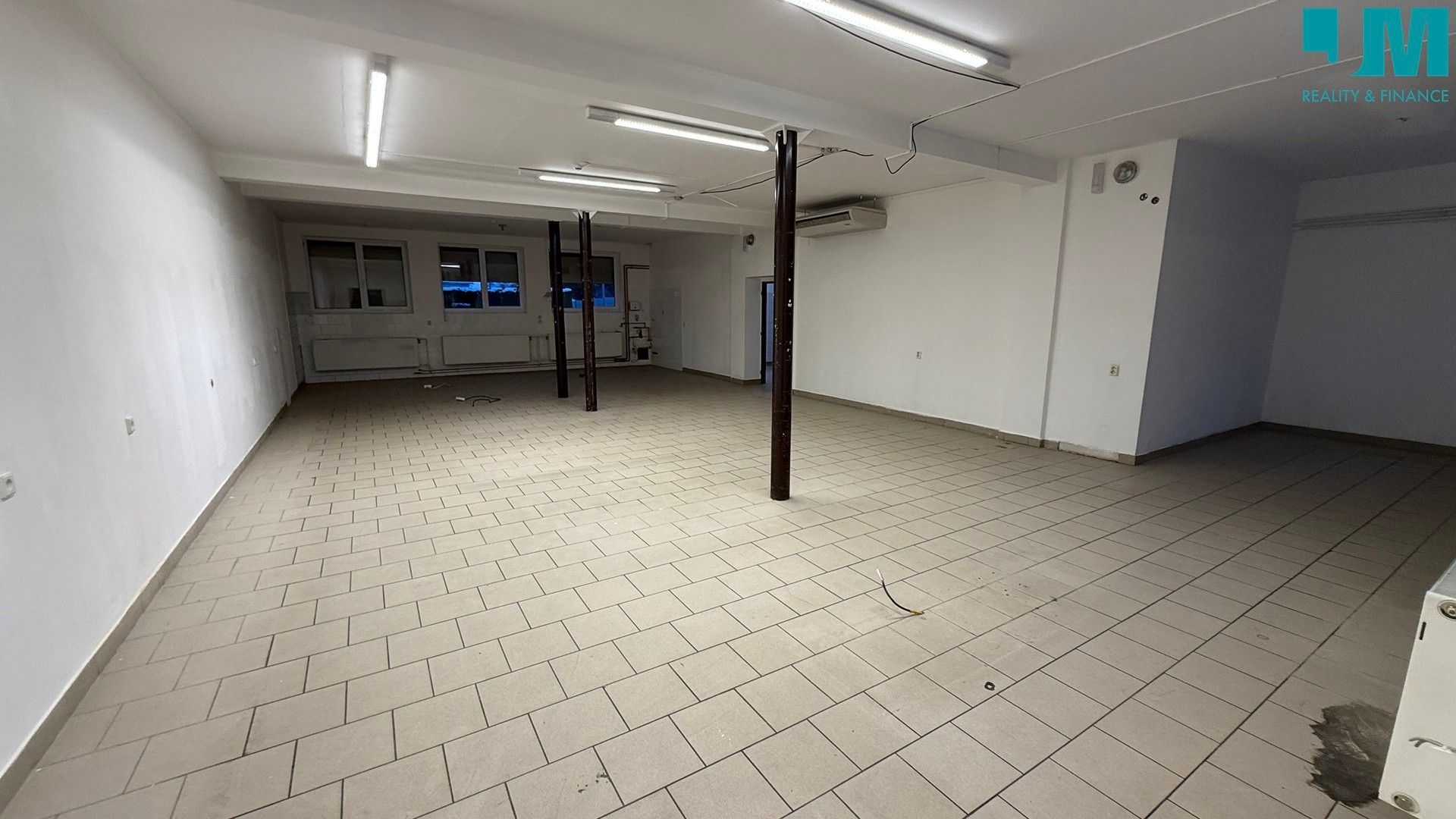 Pronájem komerčního prostoru 188 m² - foto 3