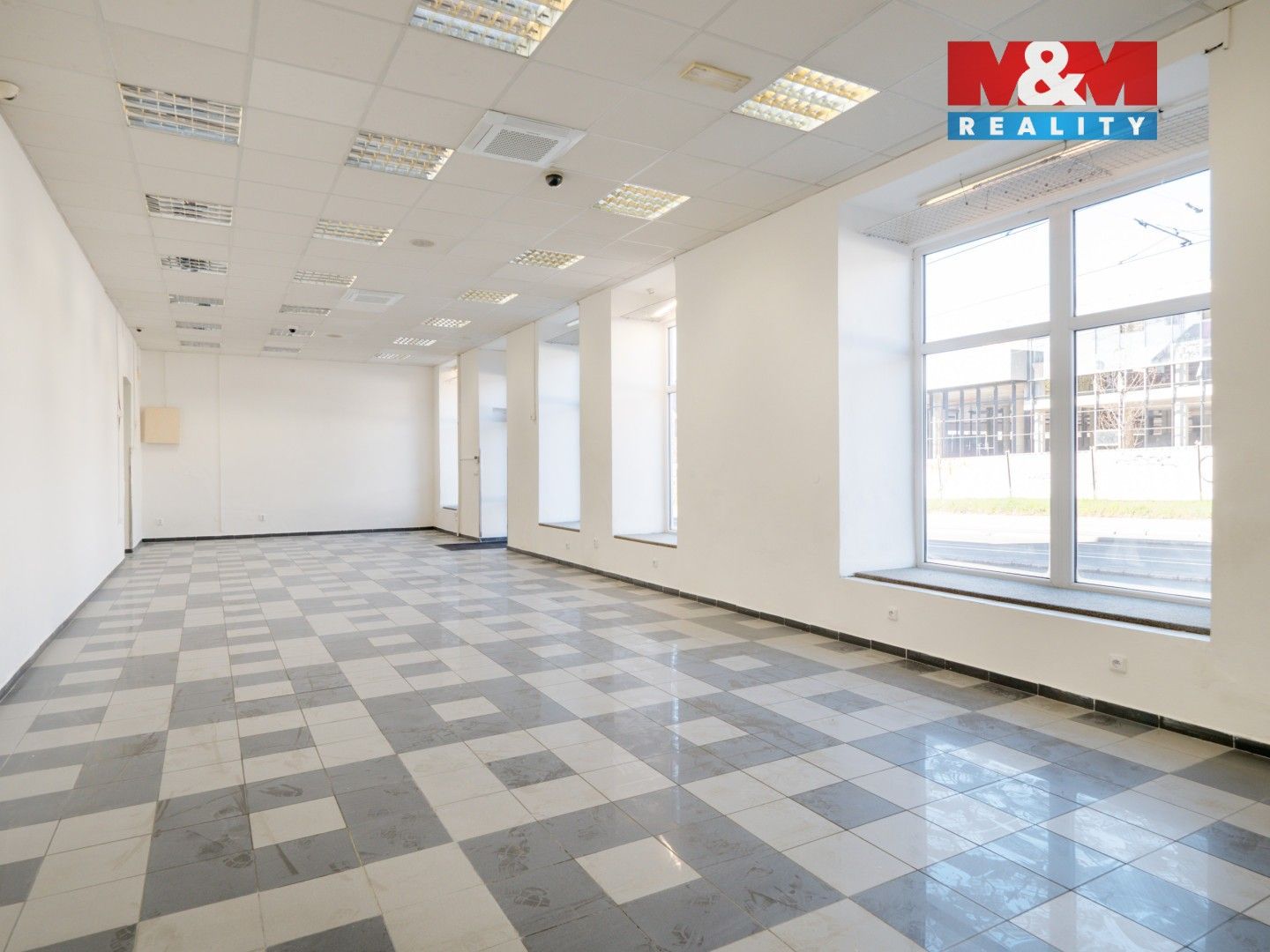 Prodej komerčního prostoru 144 m² - foto 4
