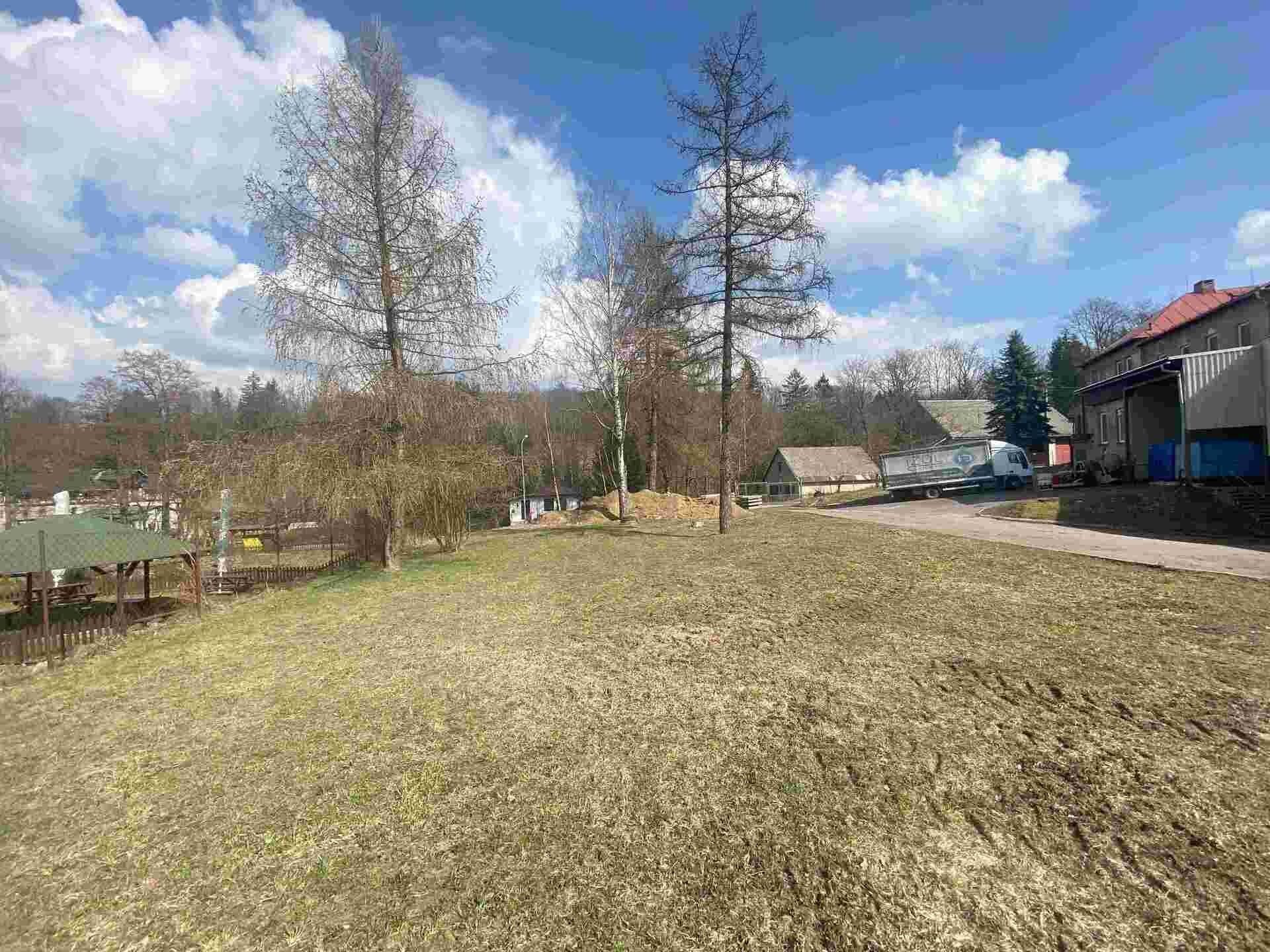 Prodej pozemku 1012 m² - foto 1