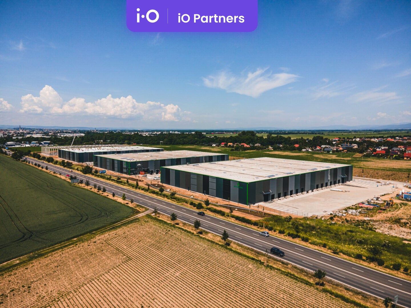 Pronájem komerčního prostoru 800 m² - foto 1