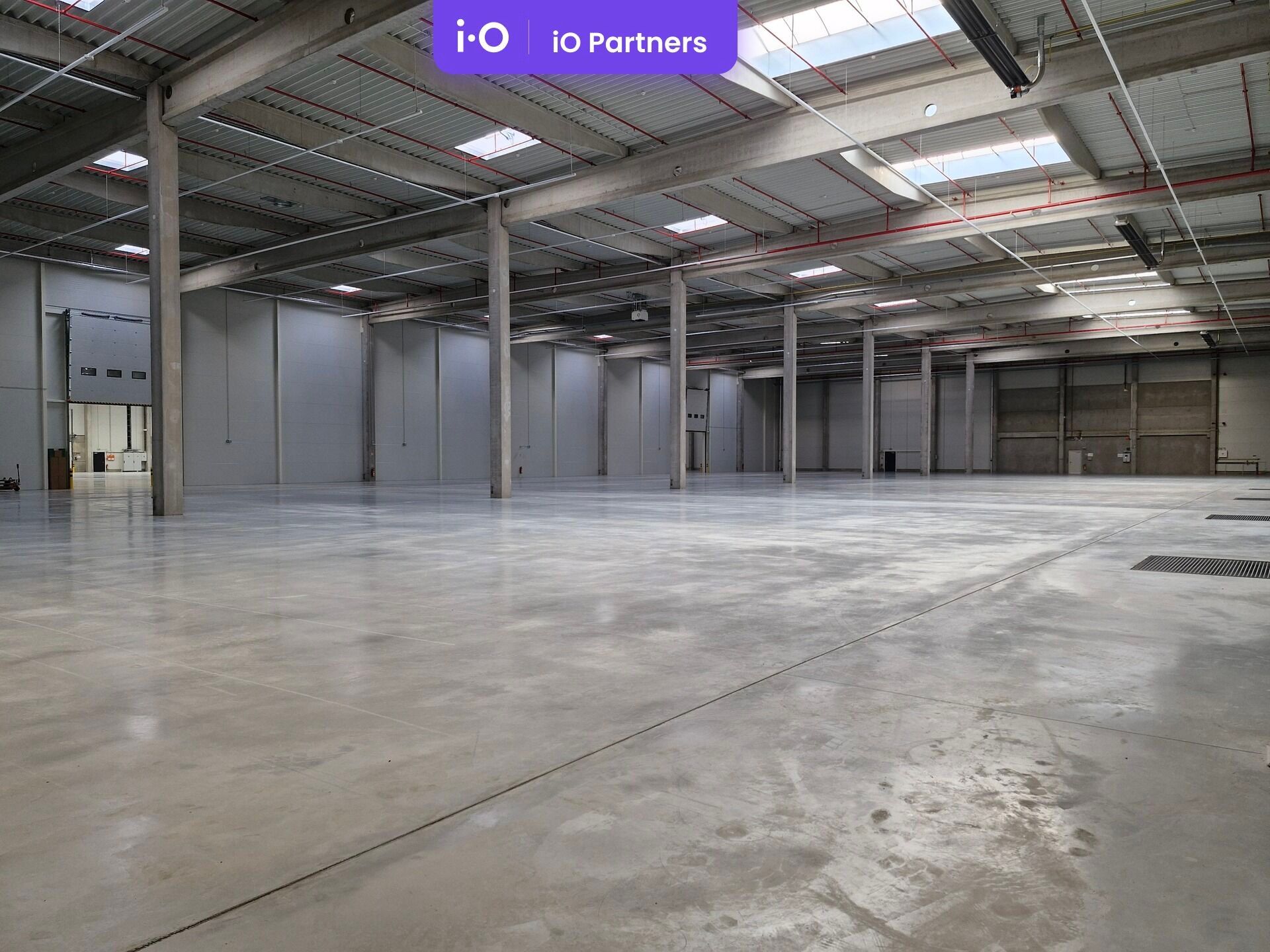 Pronájem komerčního prostoru 20986 m² - foto 1