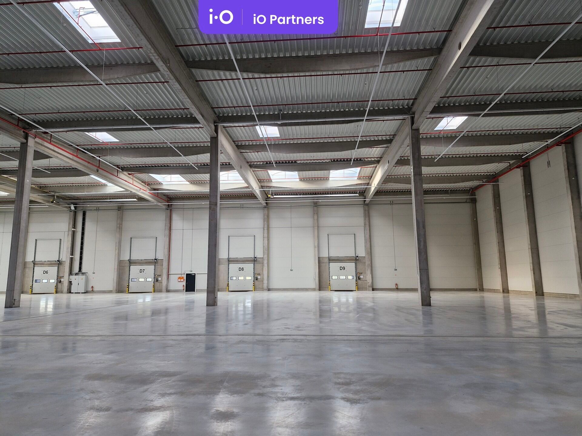 Pronájem komerčního prostoru 3500 m² - foto 1