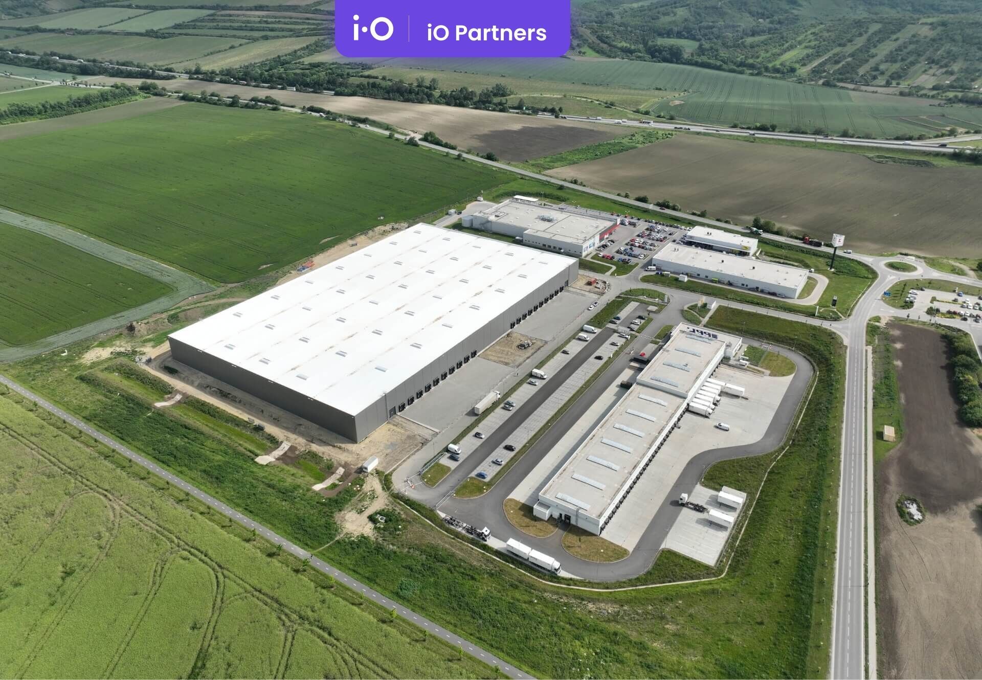 Pronájem komerčního prostoru 23000 m² - foto 2