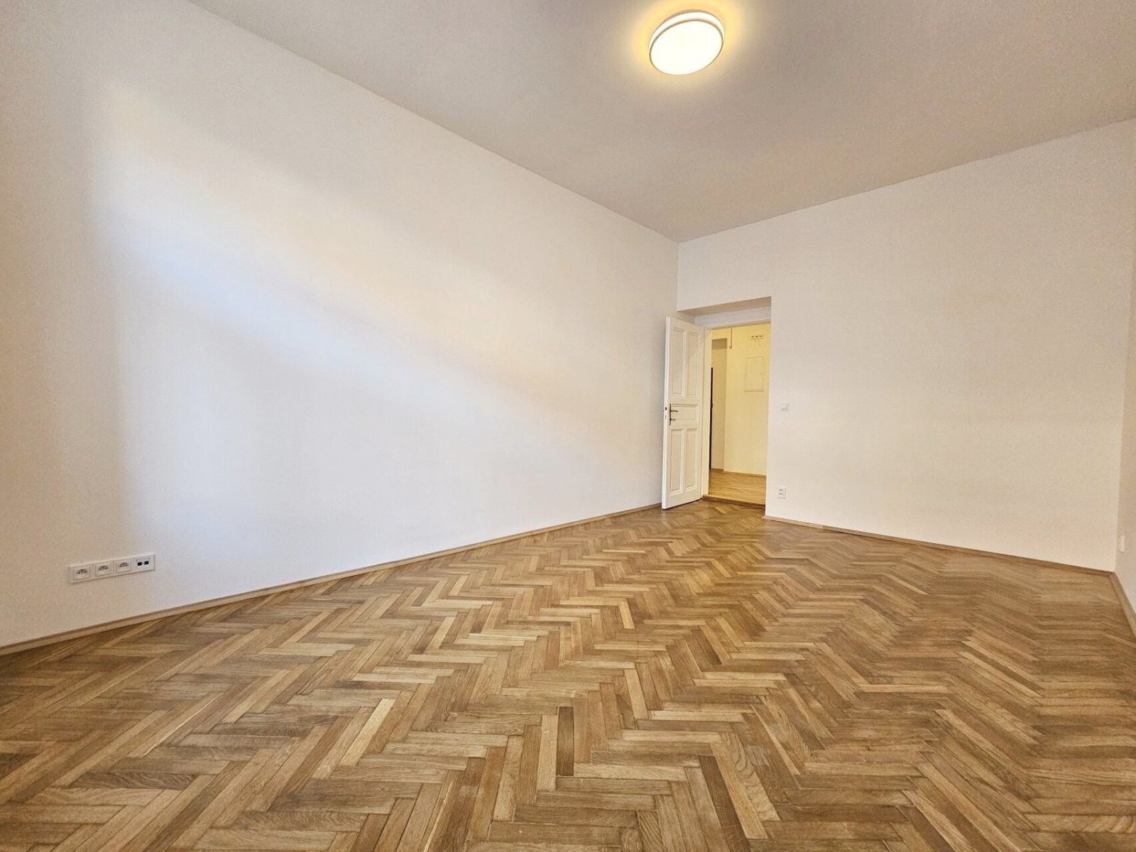 Pronájem bytu 3+1 86 m² - foto 6