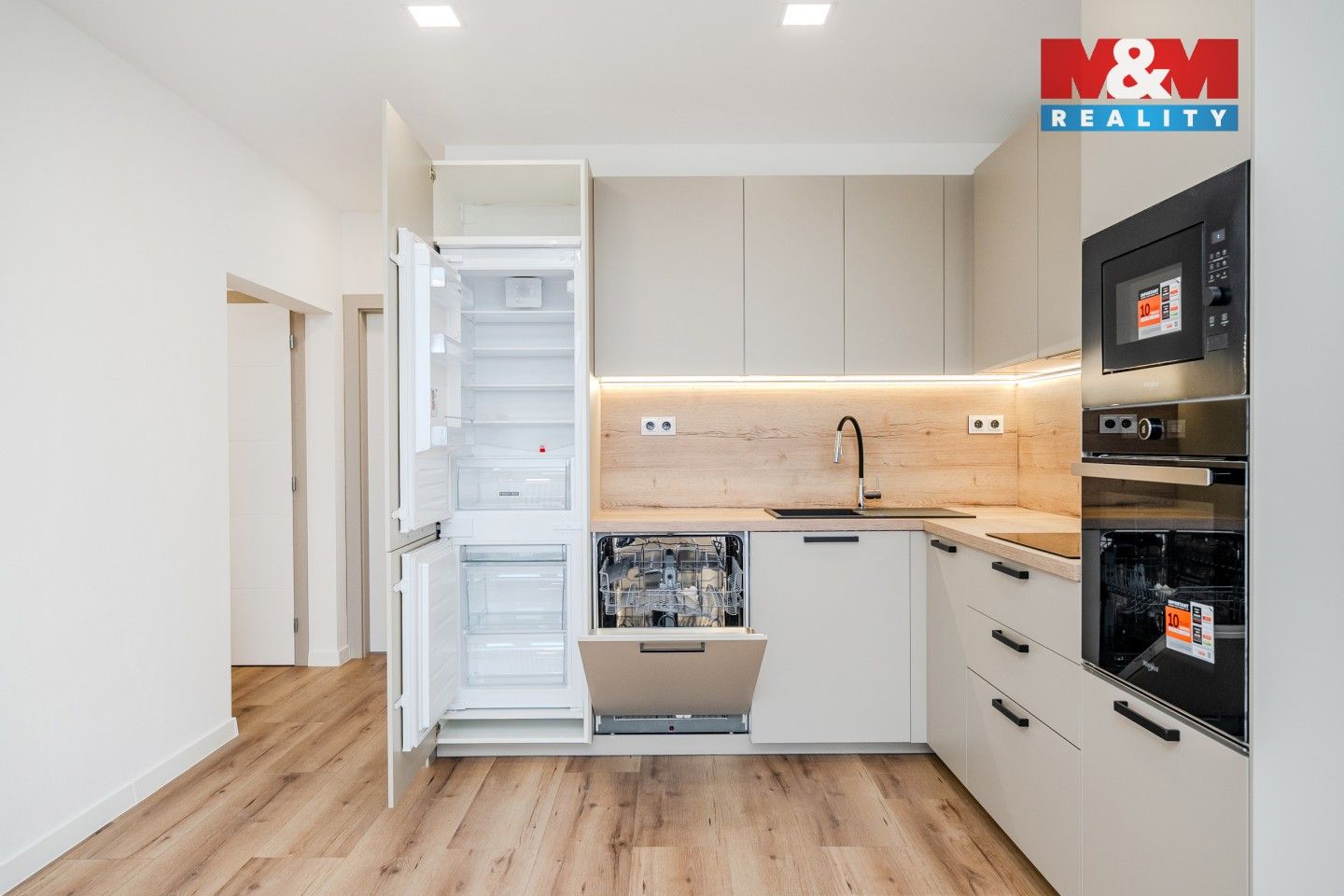 Prodej bytu 4+kk 76 m² - foto 2