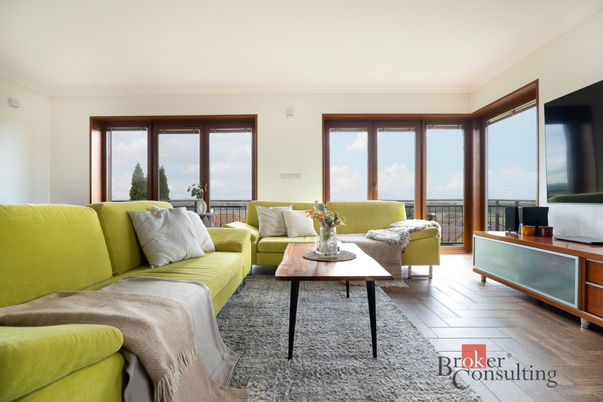 Prodej domu 288 m² - foto 1