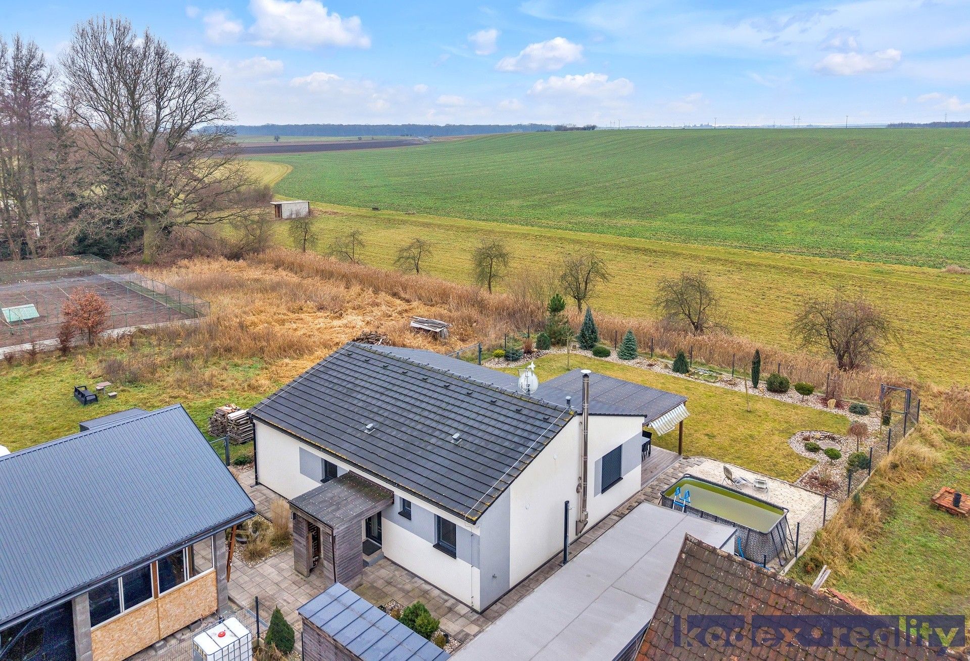 Prodej nemovitosti 107 m² - foto 4
