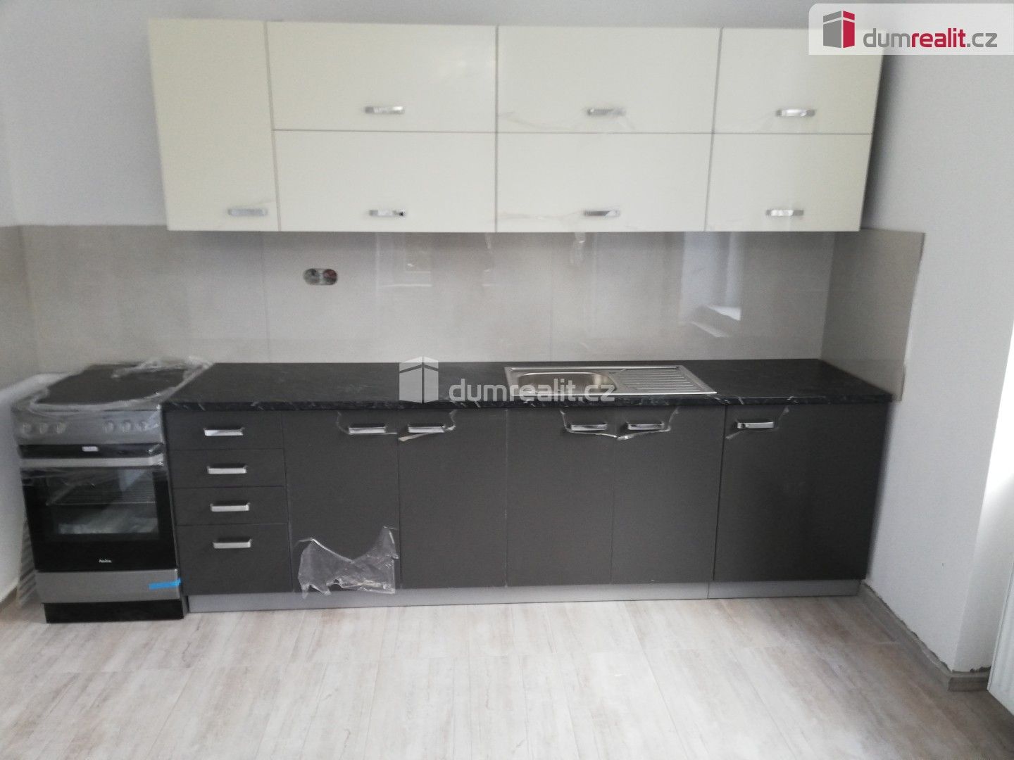 Pronájem bytu 2+1 80 m² - foto 1