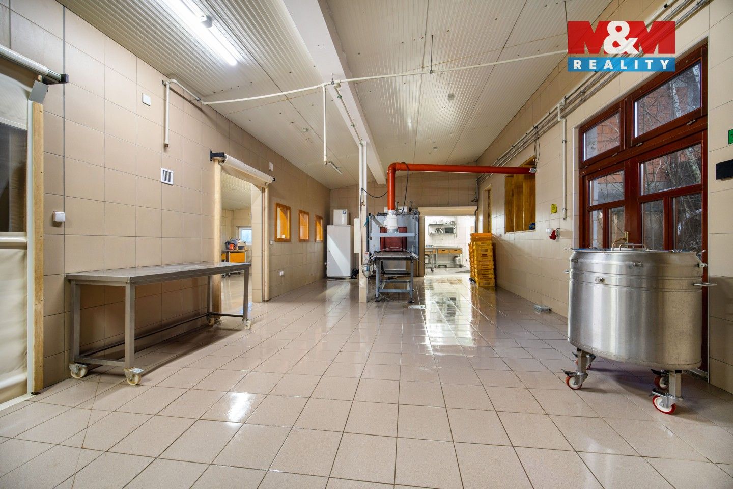 Prodej komerčního prostoru 1500 m² - foto 15