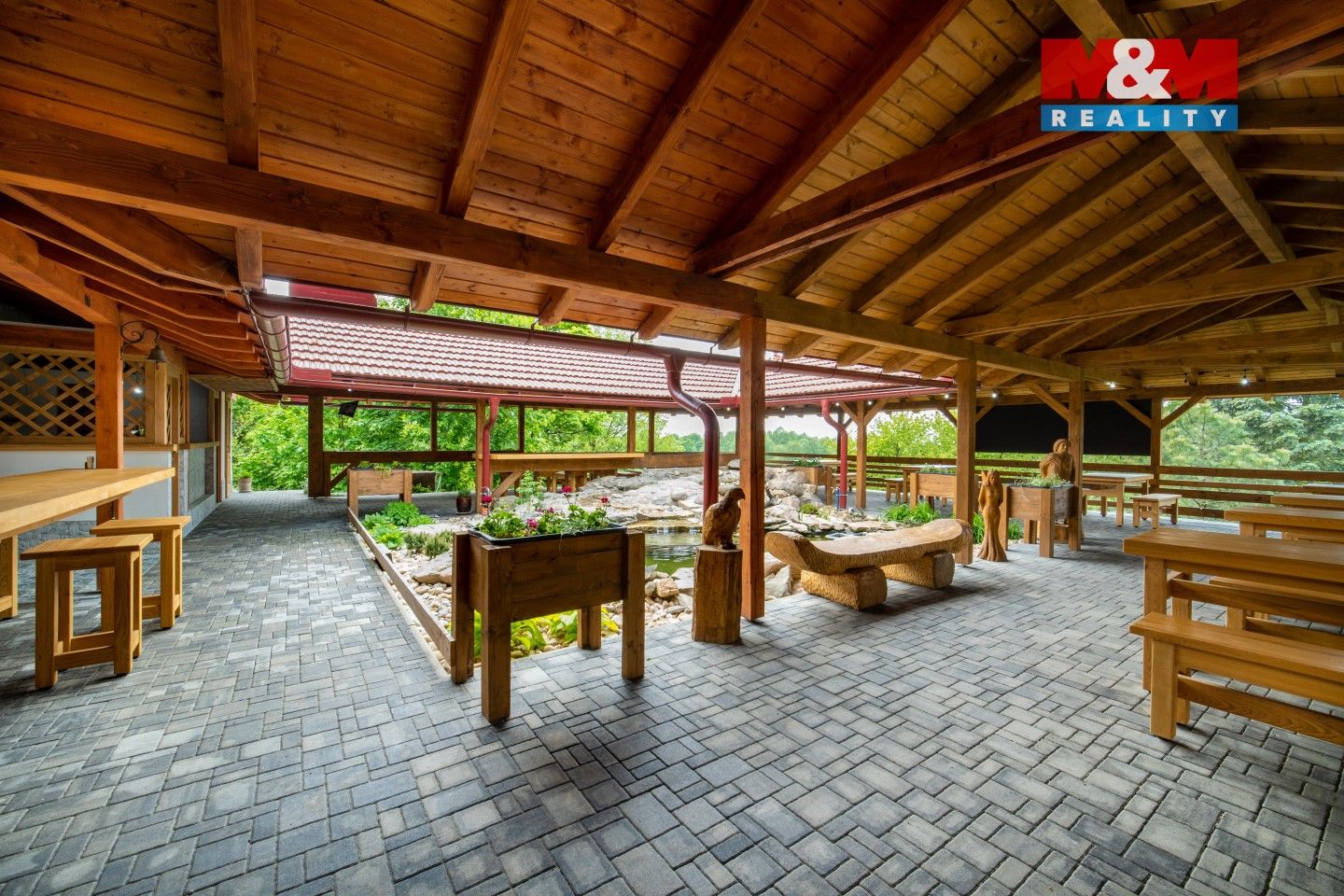 Prodej komerčního prostoru 1500 m² - foto 17