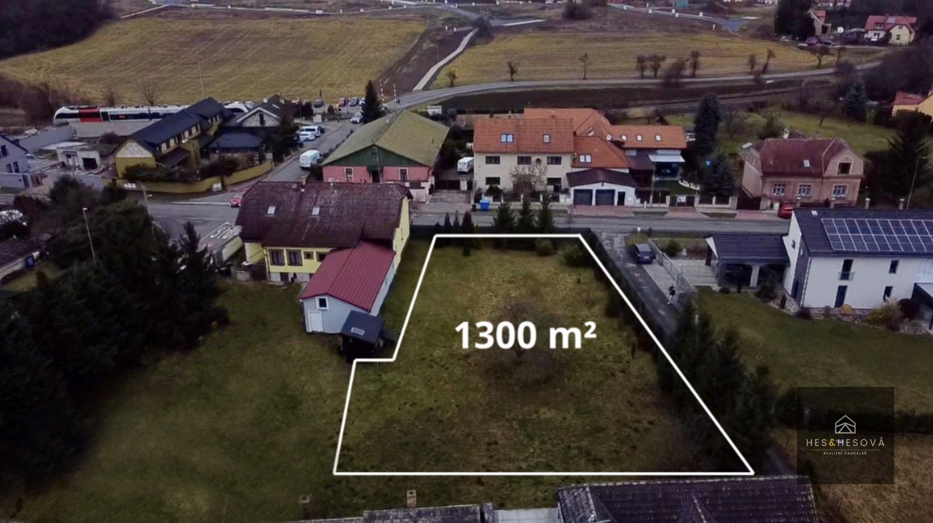 Prodej pozemku 1300 m² - foto 4