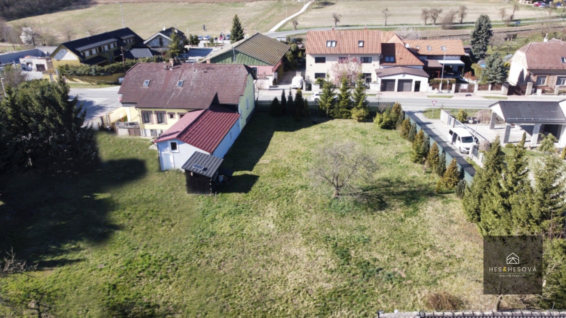 Prodej pozemku 1300 m² - foto 1