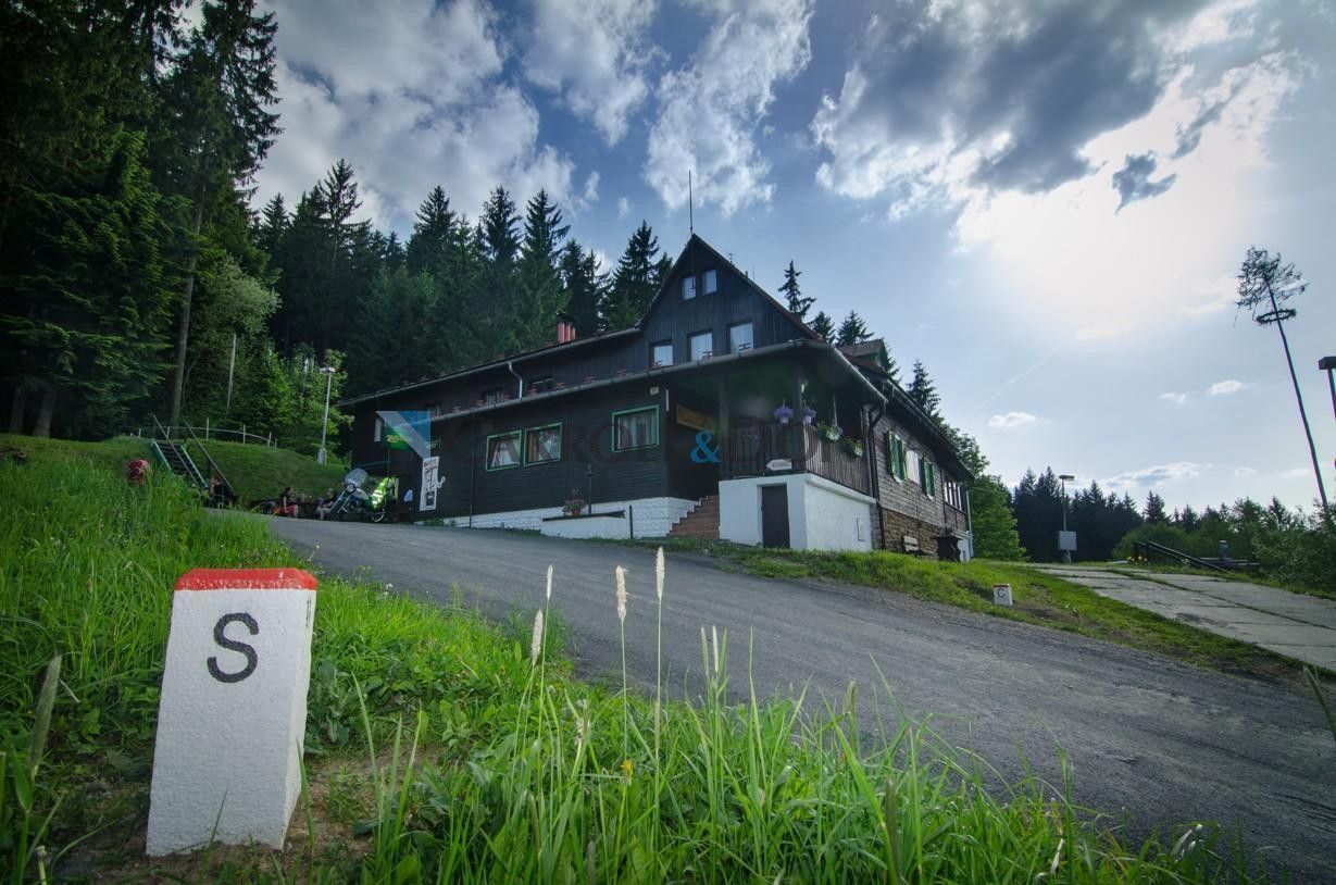 Prodej komerčního prostoru 280 m² - foto 8