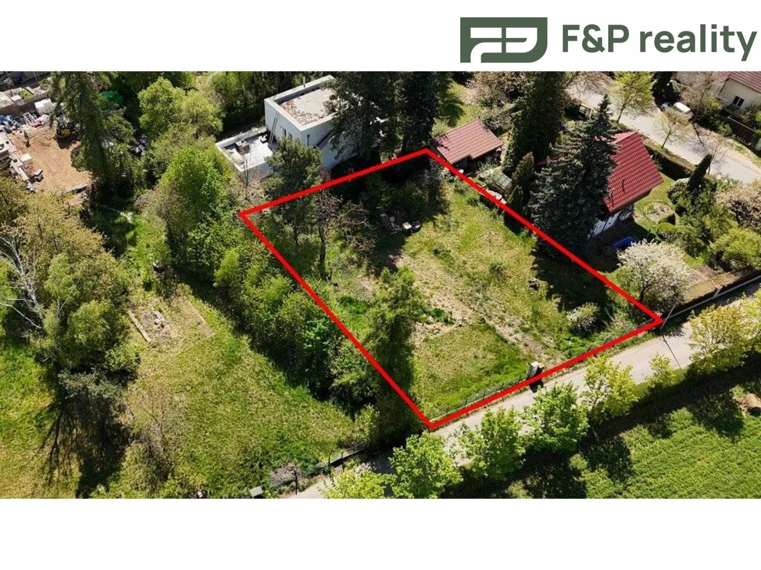 Prodej pozemku 826 m² - foto 1