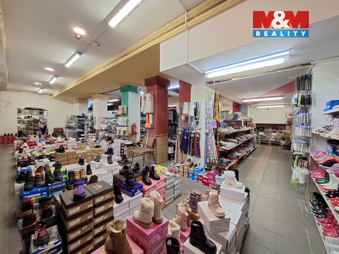 Pronájem komerčního prostoru 600 m² - foto 4