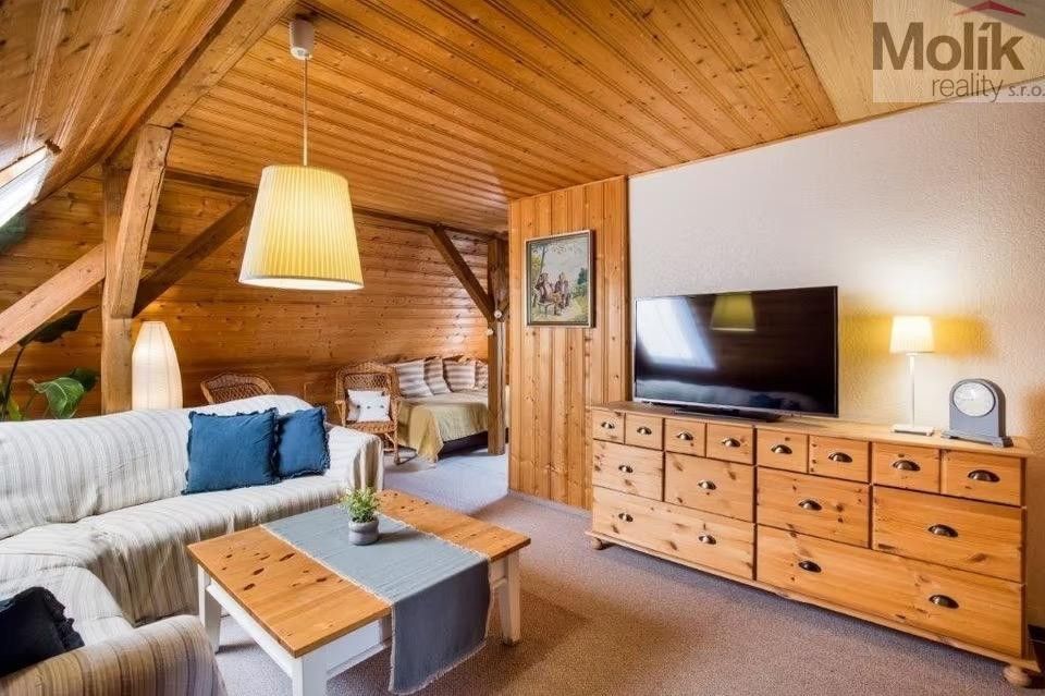 Prodej nemovitosti 320 m² - foto 4