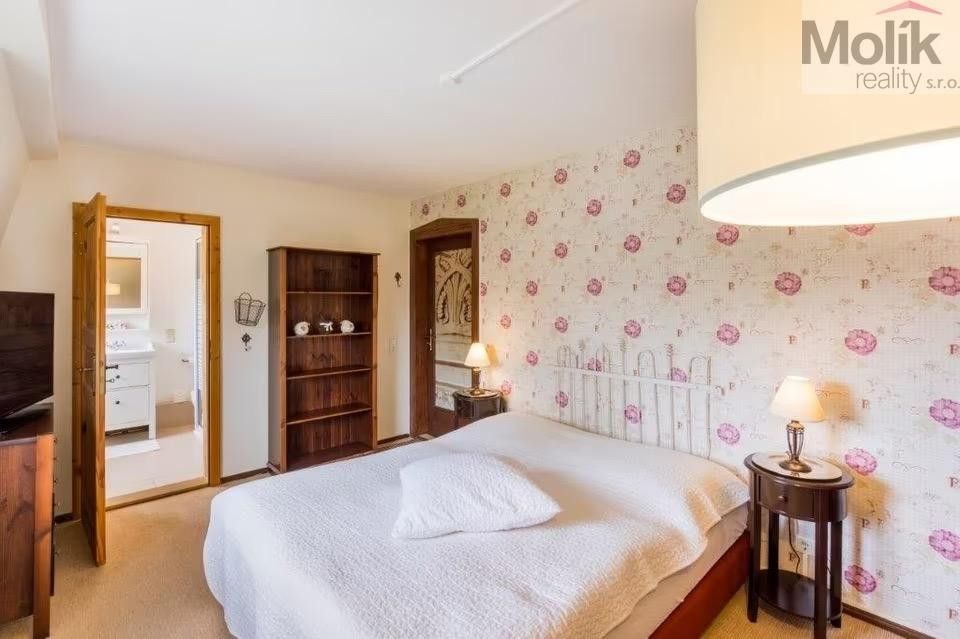 Prodej nemovitosti 320 m² - foto 8
