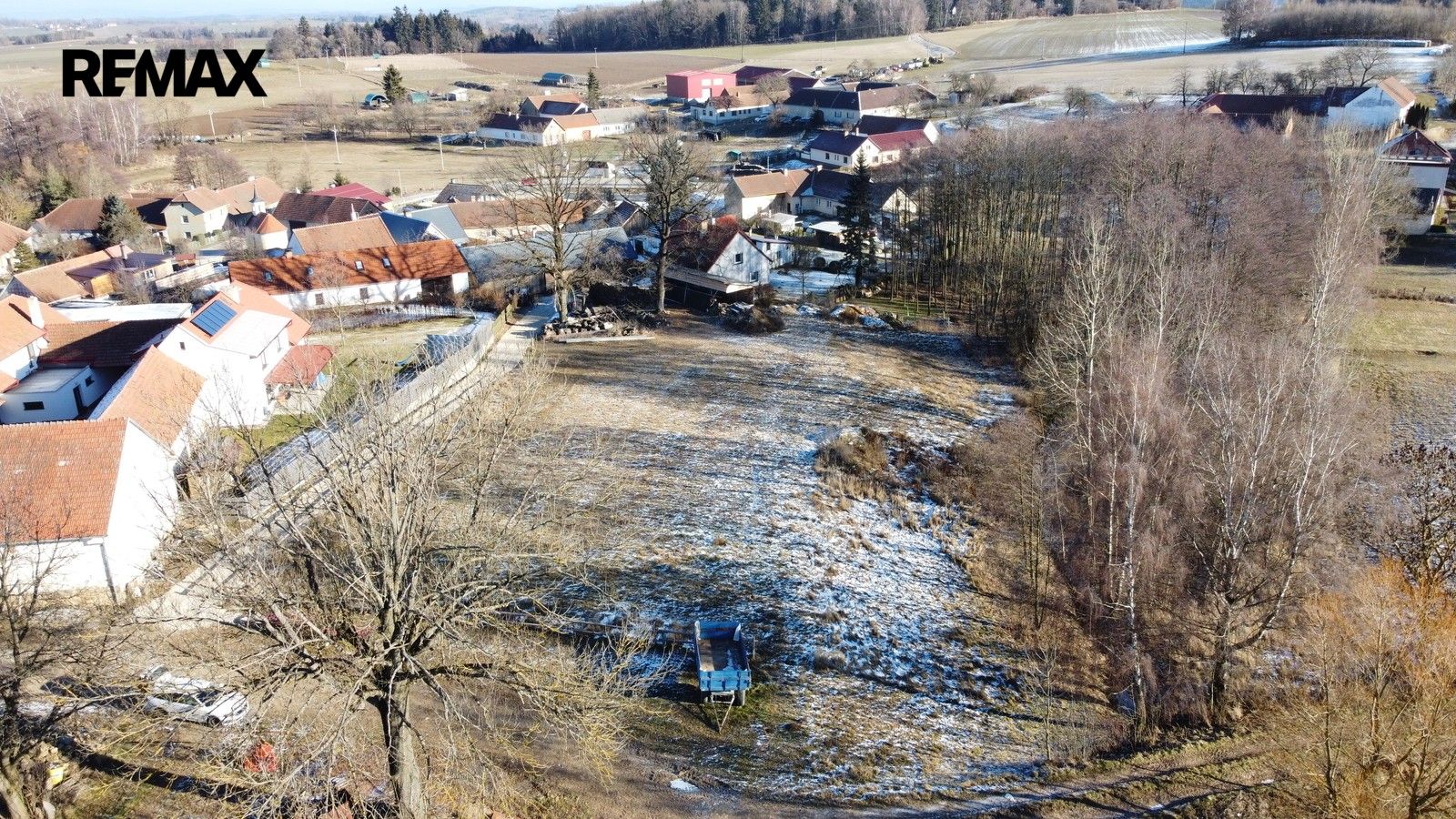 Prodej pozemku 955 m² - foto 1