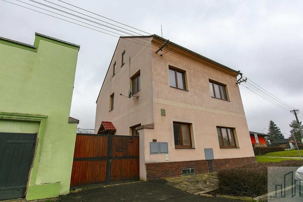 Prodej nemovitosti 250 m² - foto 1