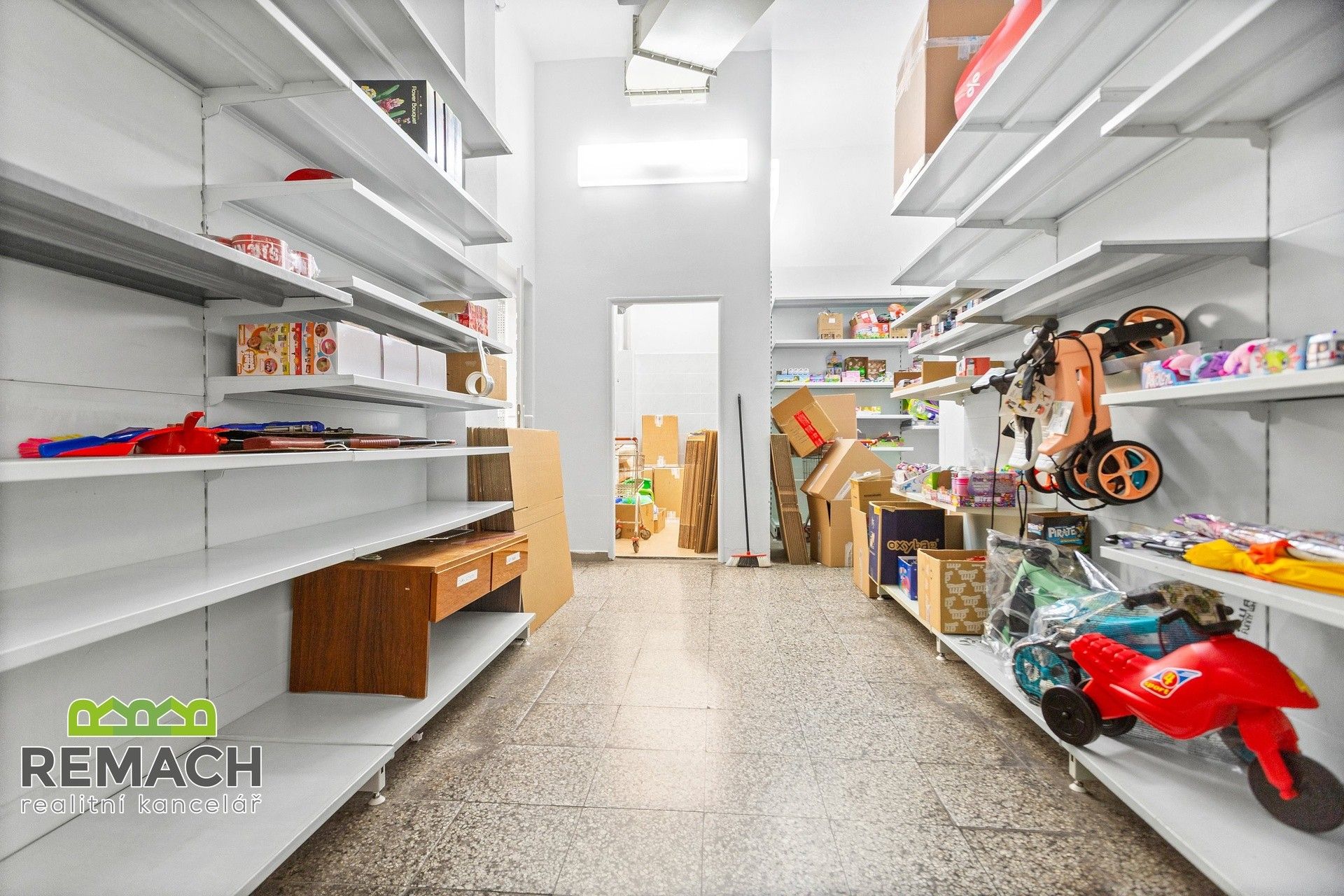 Pronájem komerčního prostoru 214 m² - foto 8