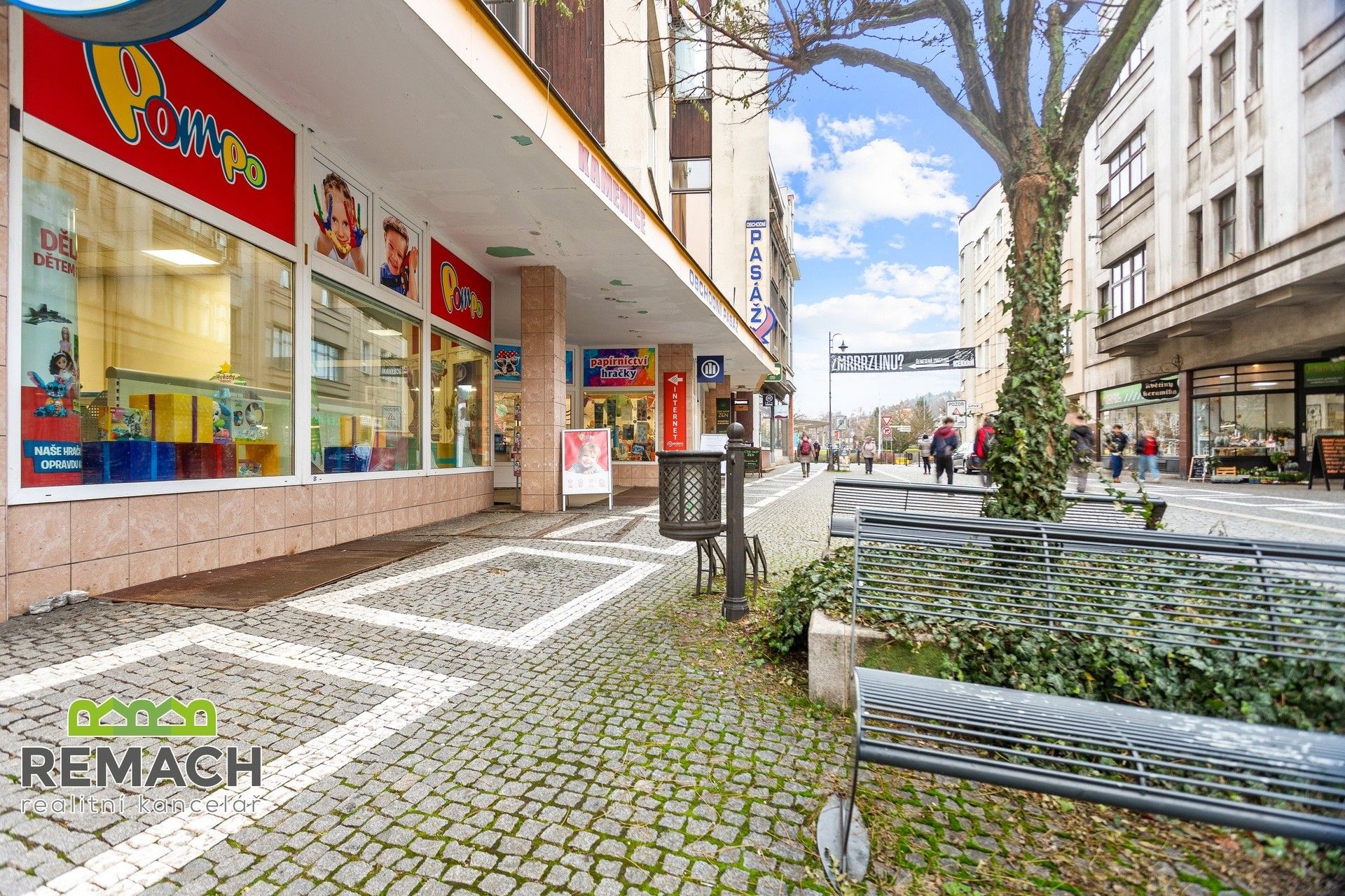 Pronájem komerčního prostoru 214 m² - foto 11