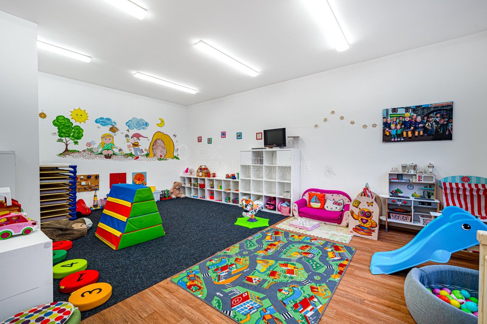 Prodej nemovitosti 1334 m² - foto 13