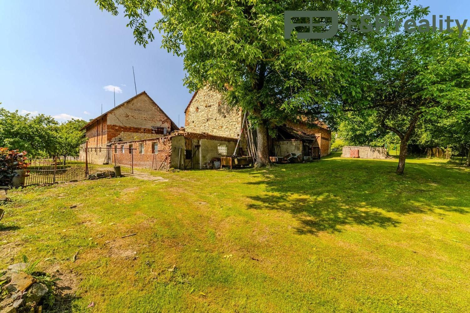 Prodej pozemku 974 m² - foto 4