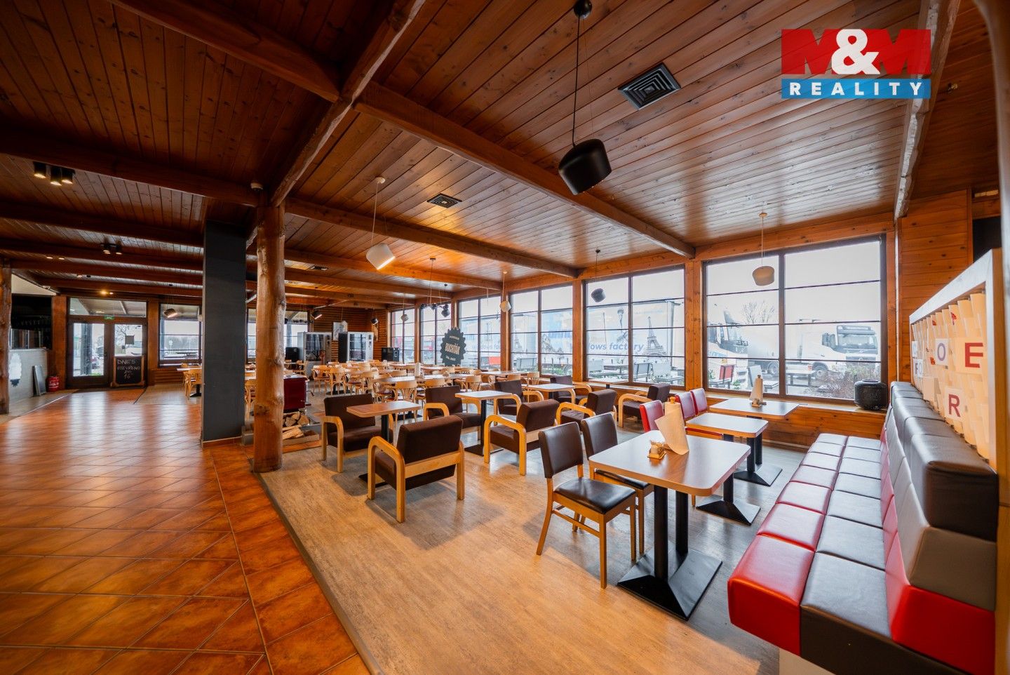 Pronájem komerčního prostoru 600 m² - foto 3