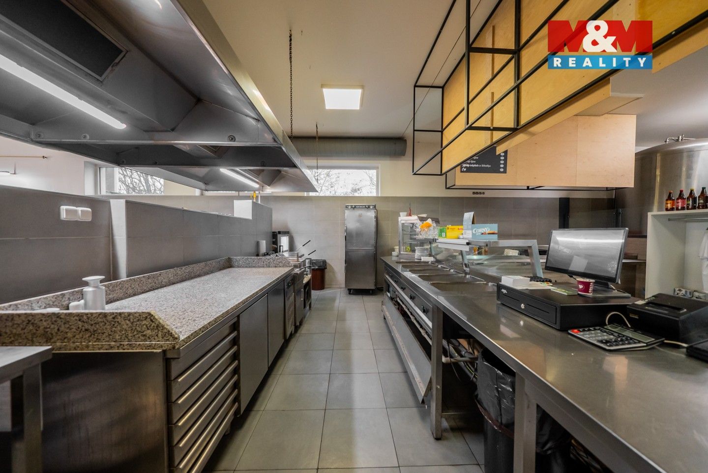 Pronájem komerčního prostoru 600 m² - foto 7