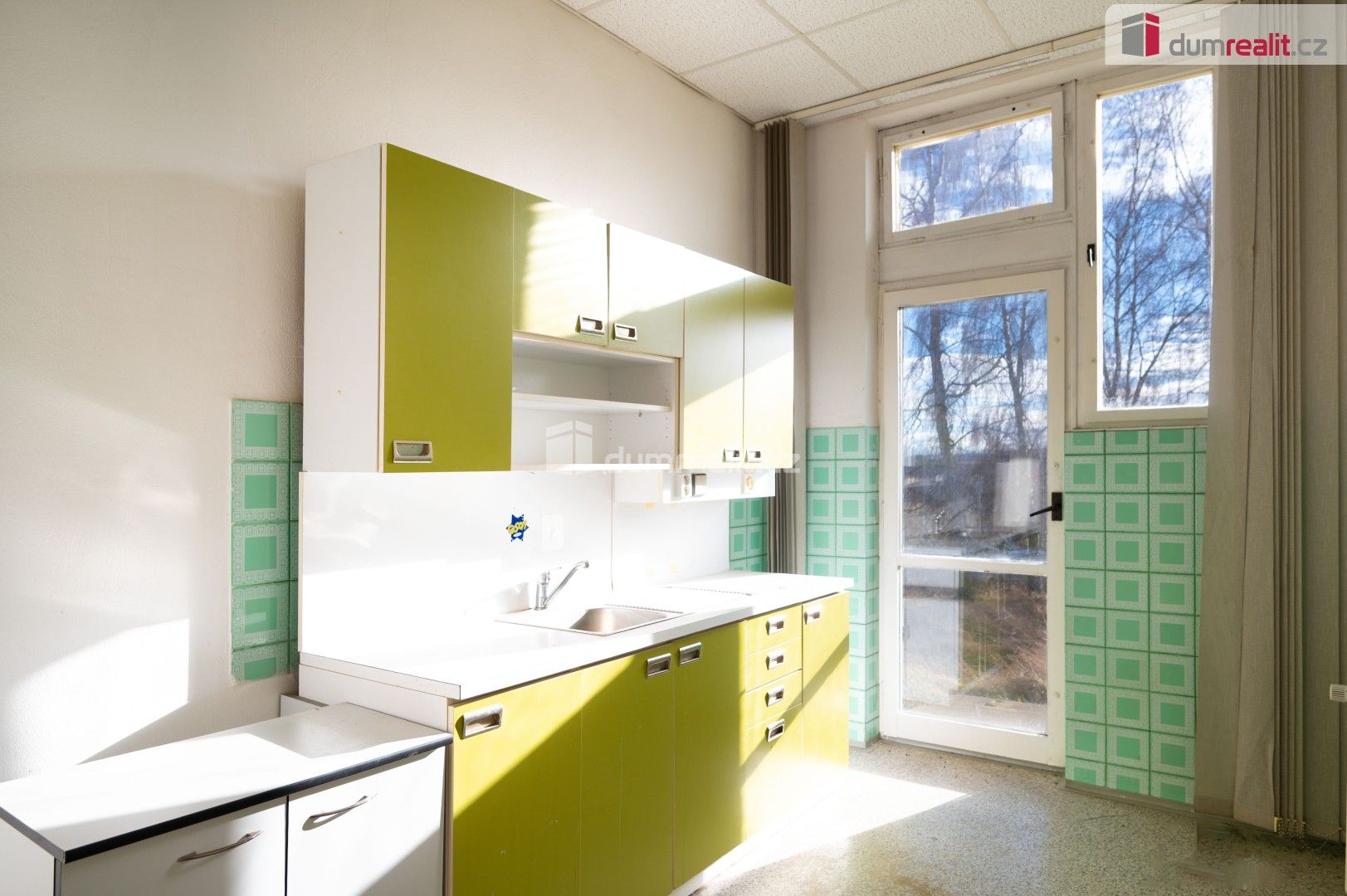 Pronájem komerčního prostoru 1650 m² - foto 6