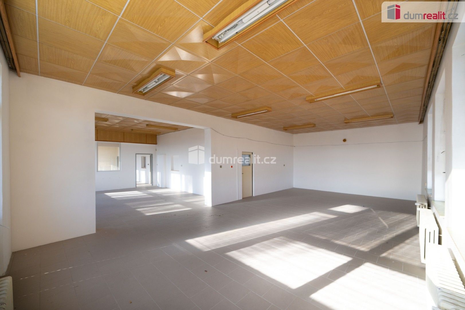 Pronájem komerčního prostoru 1650 m² - foto 3