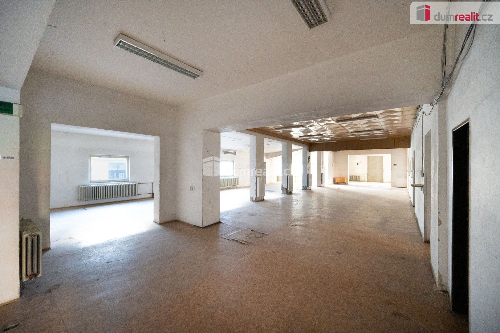 Pronájem komerčního prostoru 1650 m² - foto 9