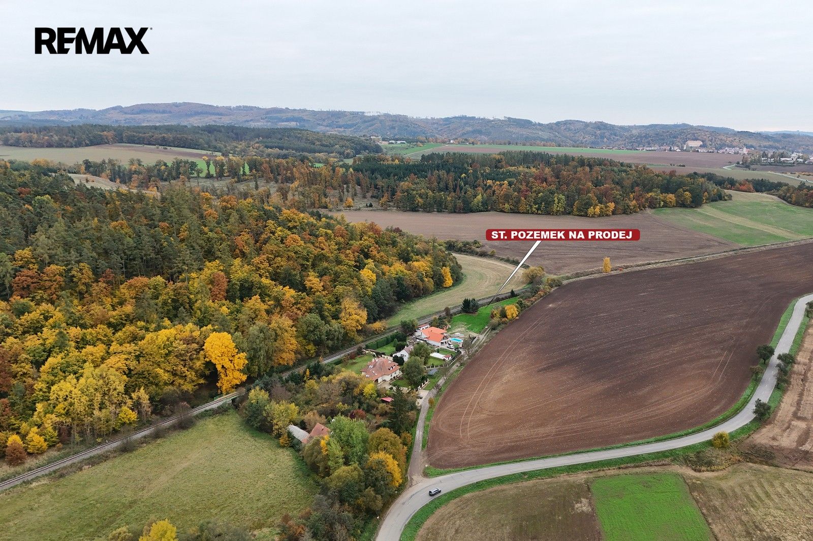 Prodej pozemku 1200 m² - foto 3