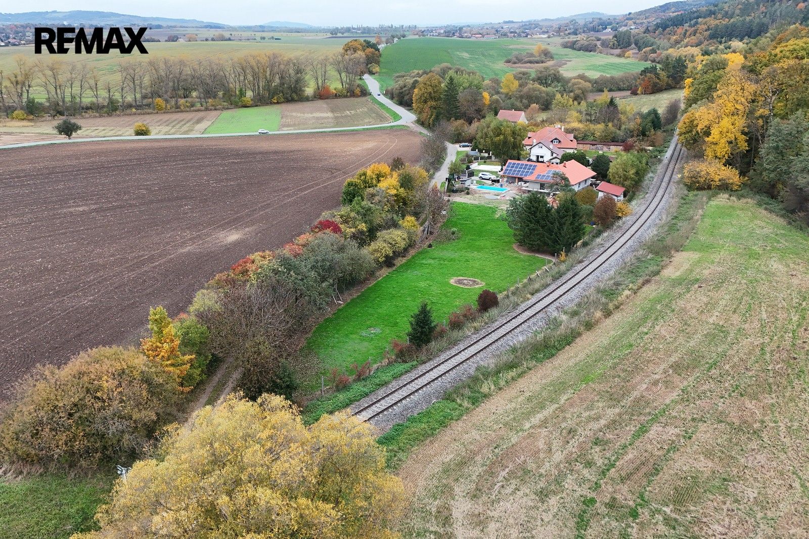 Prodej pozemku 1200 m² - foto 2