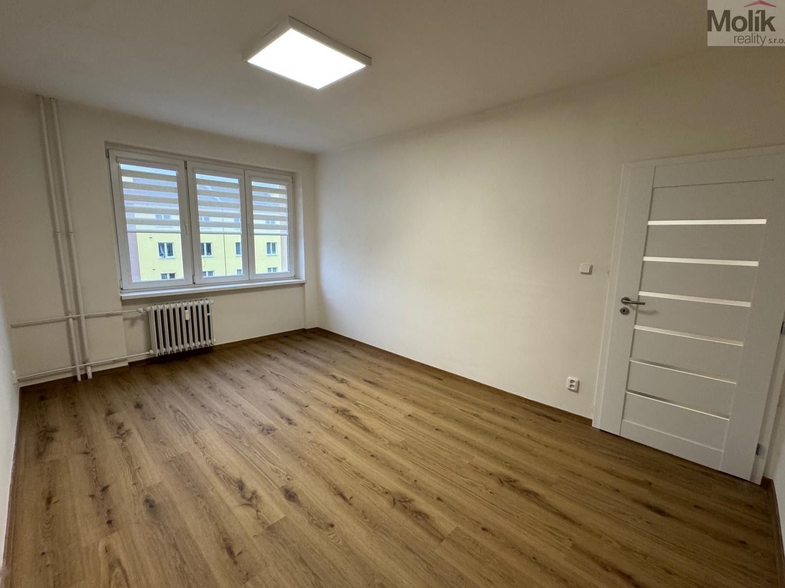 Pronájem bytu 2+1 53 m² - foto 13