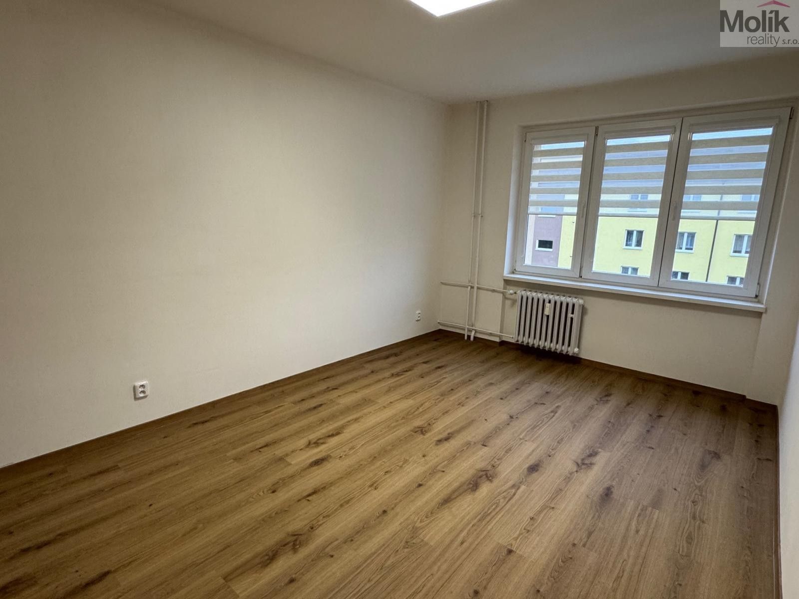 Pronájem bytu 2+1 53 m² - foto 11
