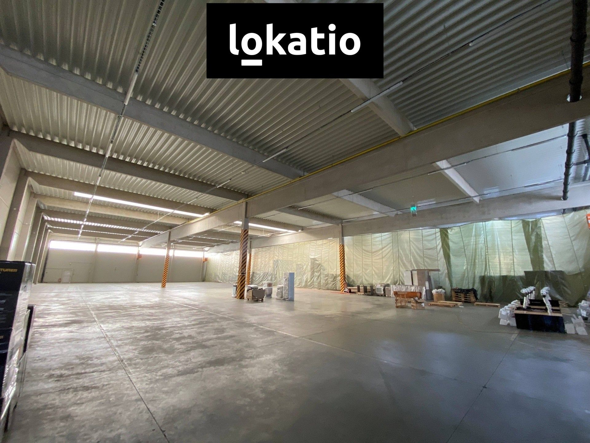 Pronájem komerčního prostoru 1300 m² - foto 3