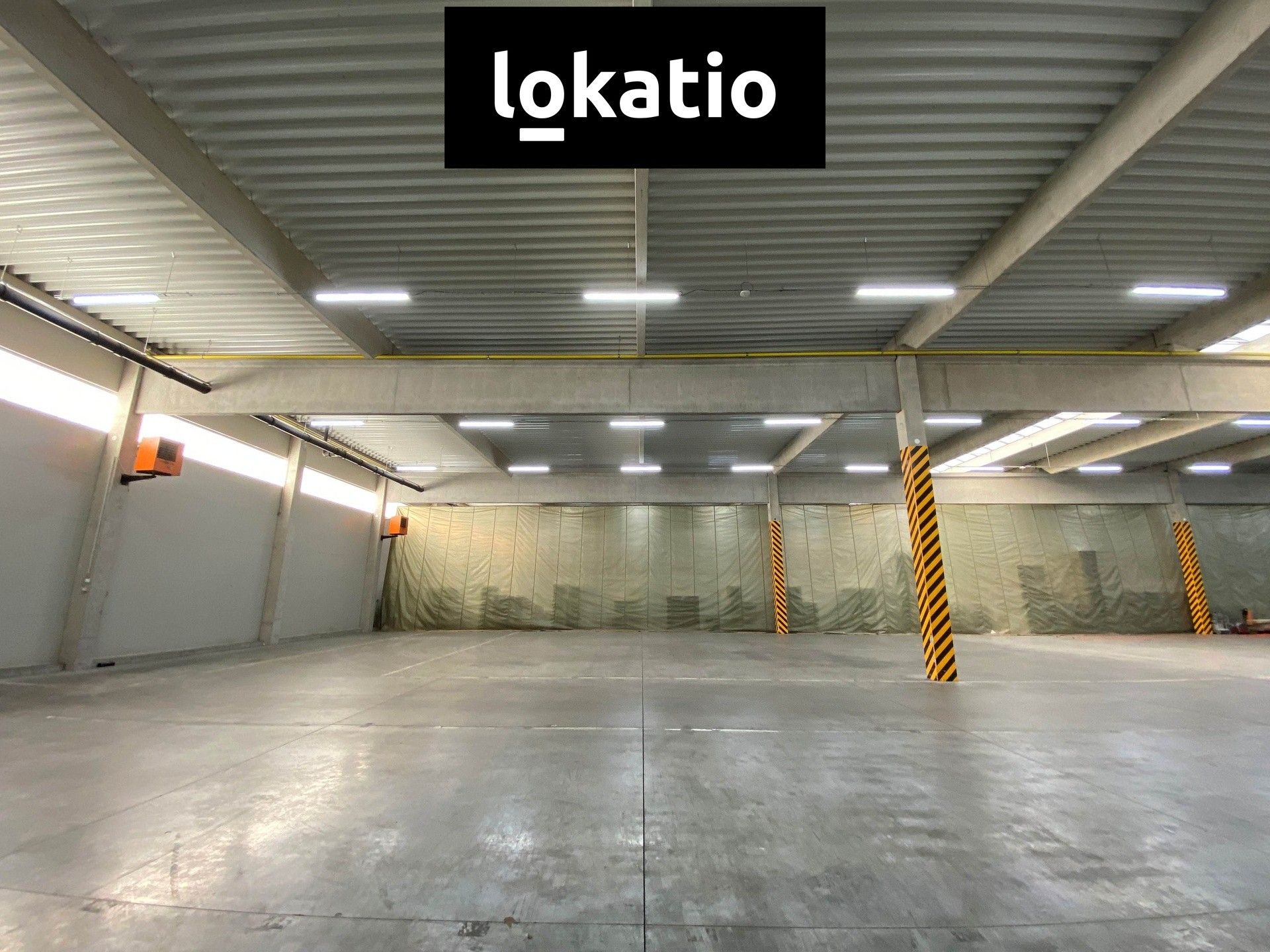 Pronájem komerčního prostoru 1300 m² - foto 1