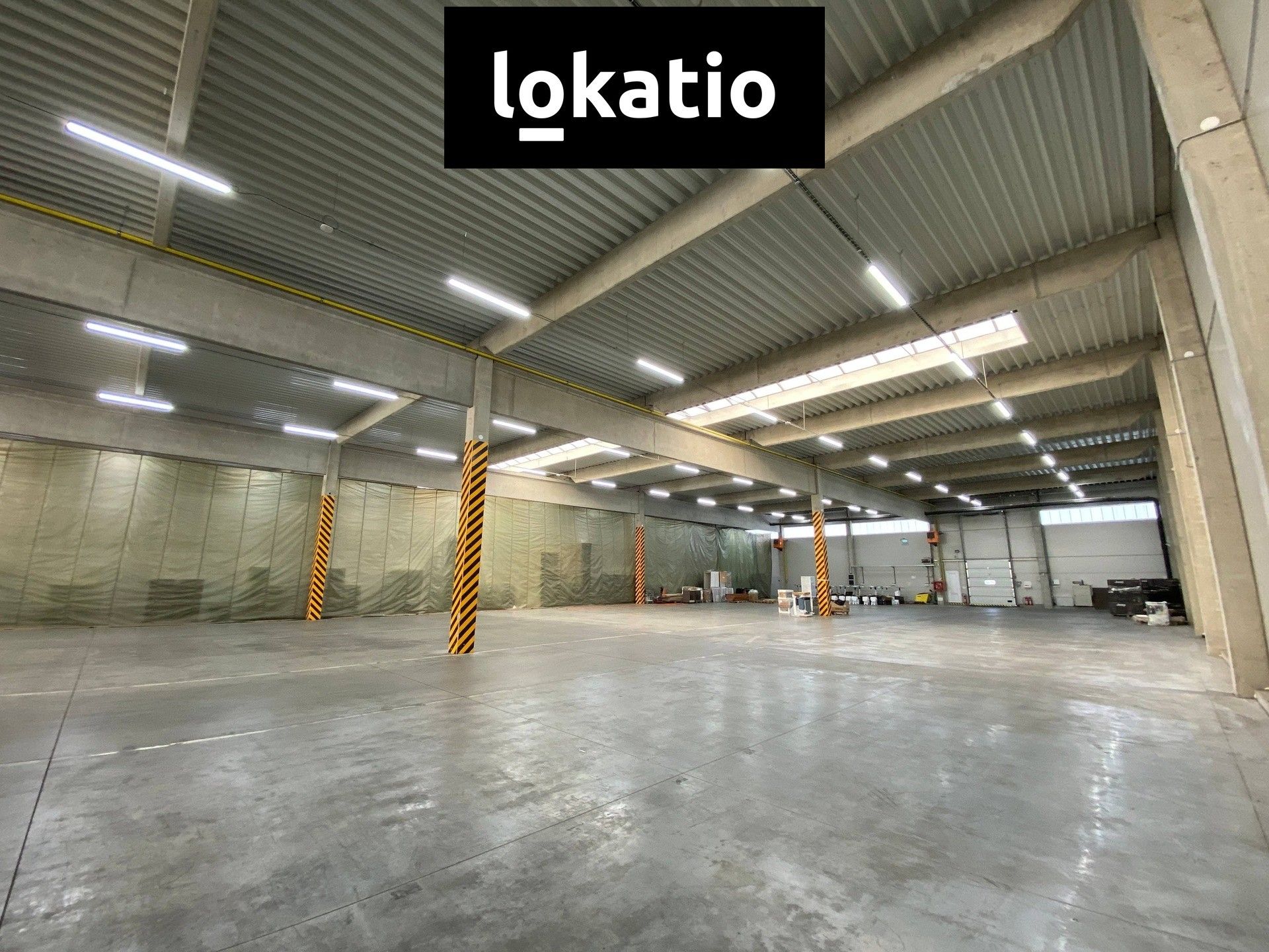 Pronájem komerčního prostoru 1300 m² - foto 9