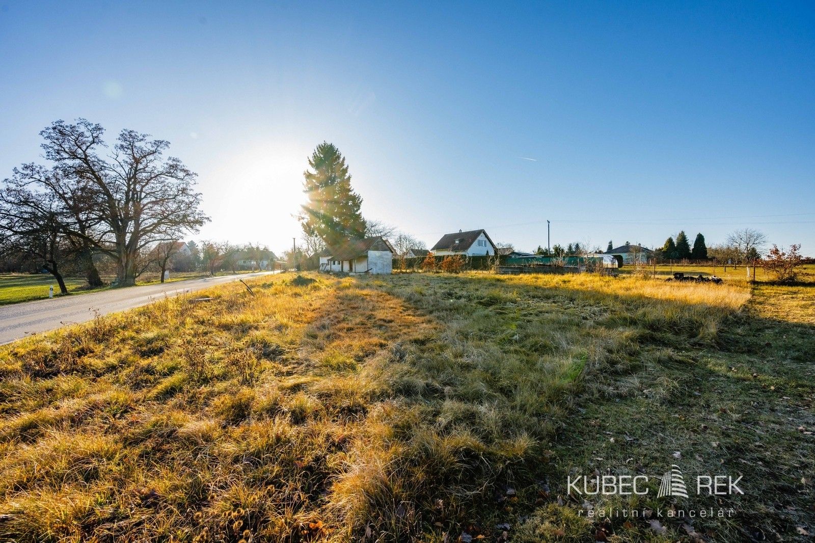 Prodej pozemku 785 m² - foto 1
