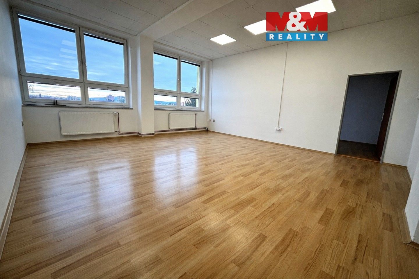 Pronájem komerčního prostoru 54 m² - foto 1