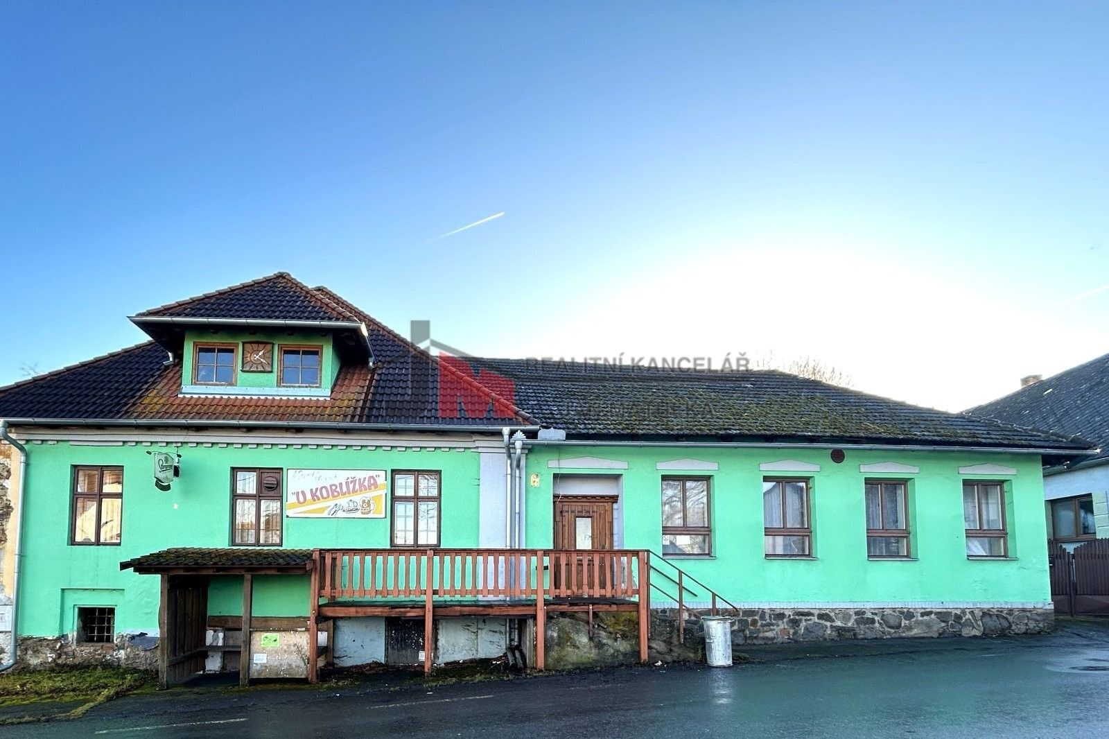 Prodej komerčního prostoru 400 m² - foto 1