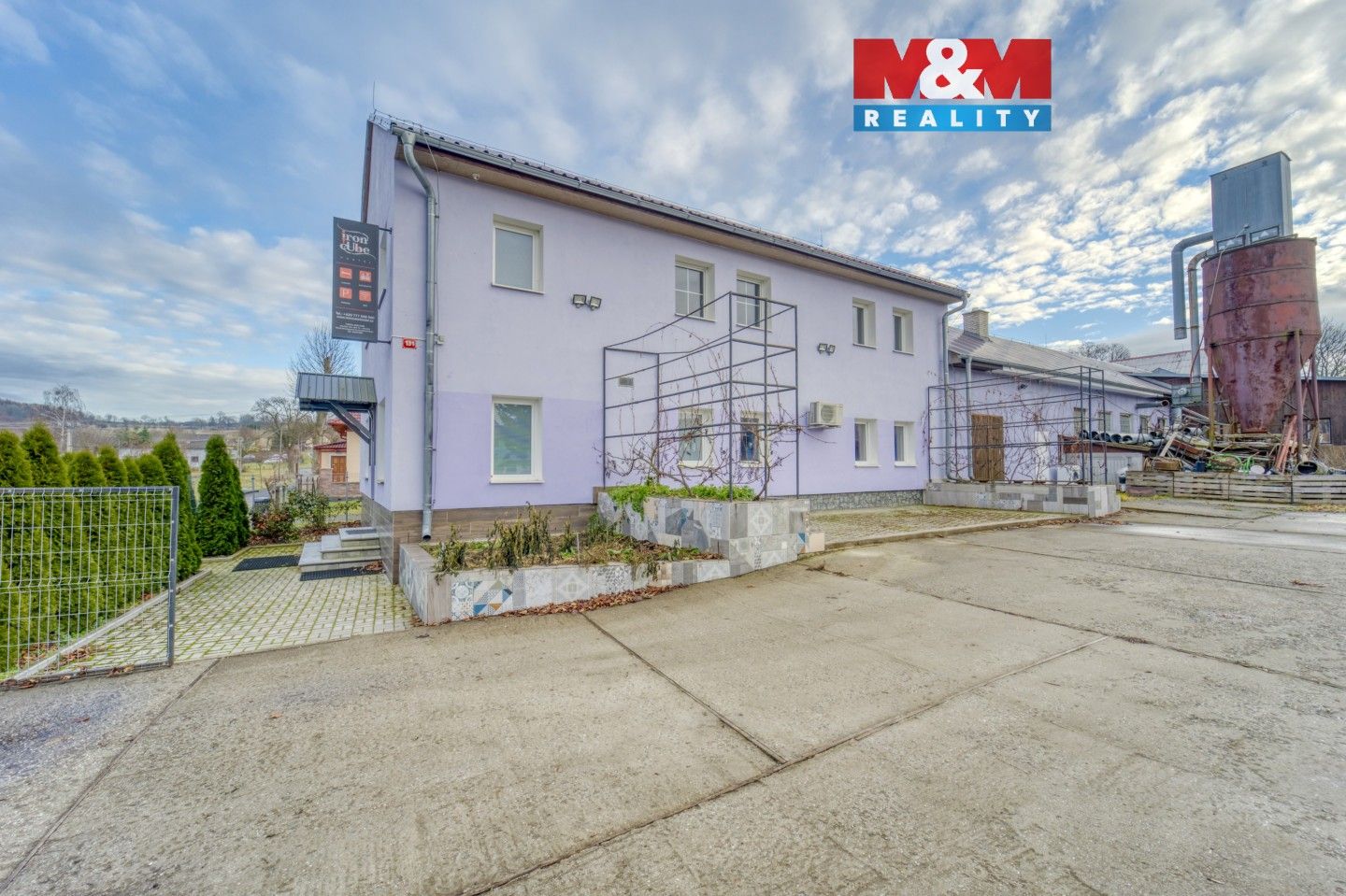 Prodej komerčního prostoru 562 m² - foto 1