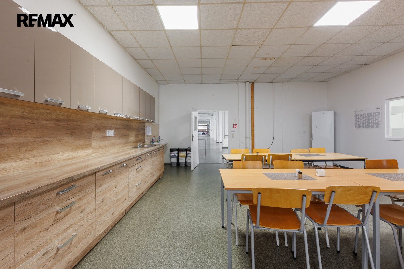 Pronájem komerčního prostoru 7000 m² - foto 9