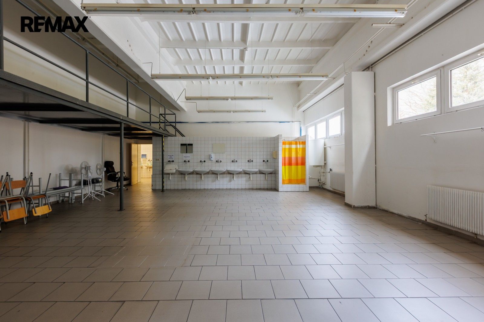 Pronájem komerčního prostoru 7000 m² - foto 13