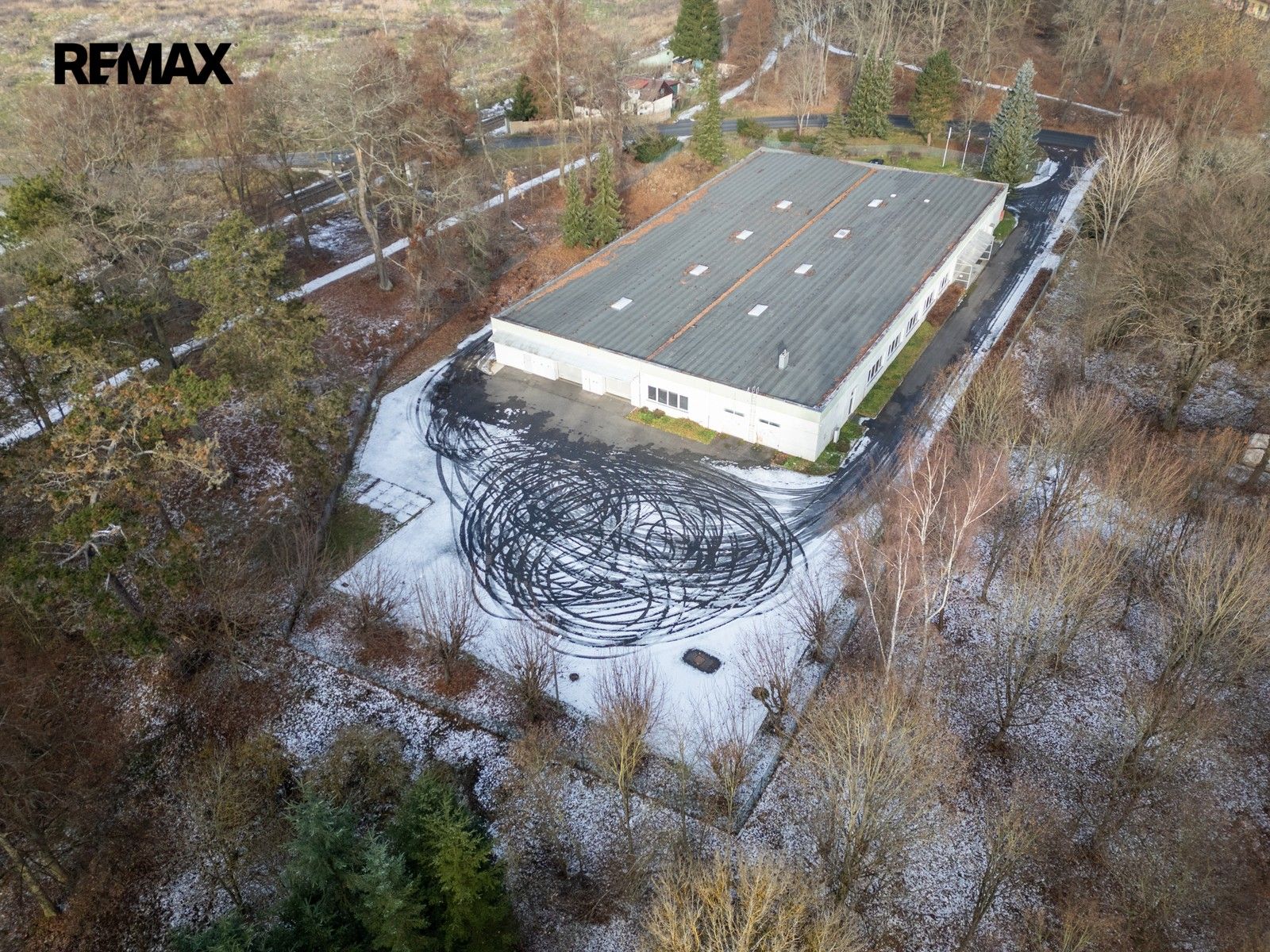 Pronájem komerčního prostoru 7000 m² - foto 24